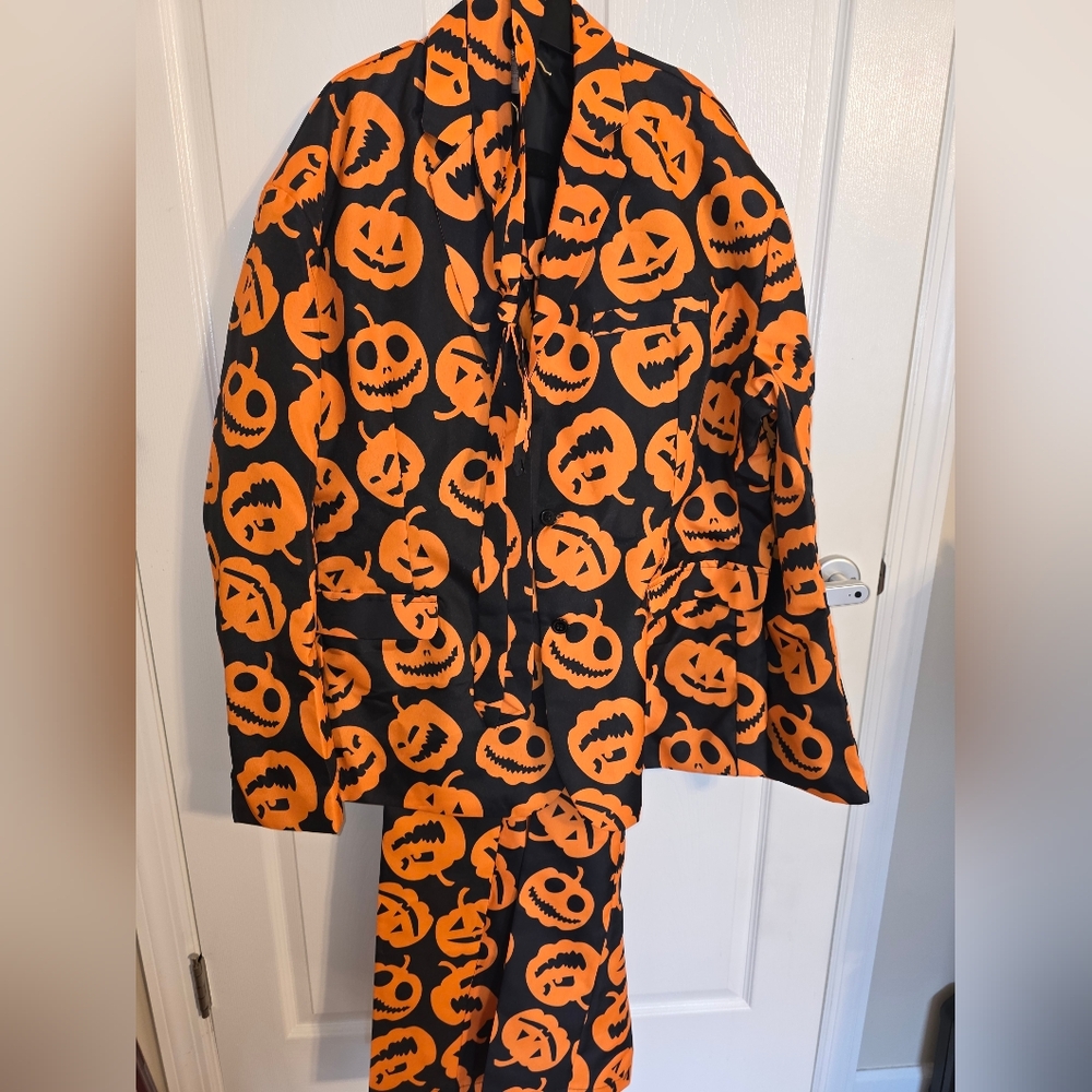 Men's Pumpkin Halloween Costume Suit - Black and Orange